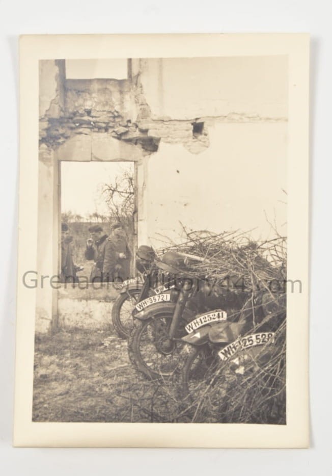 ZDJĘCIE MOTOCYKLE KAMUFLAŻ