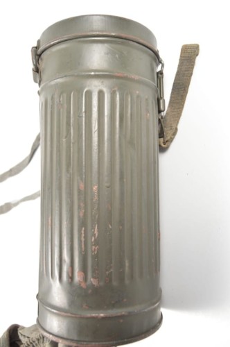 Gasmaske M38 mit Blechbüchse