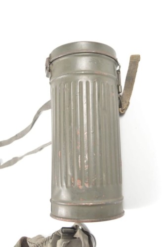 Gasmaske M38 mit Blechbüchse
