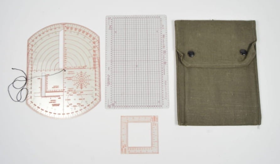 ZESTAW LINIJKI W POKROWCU K.W. 27 SYGNOWANE