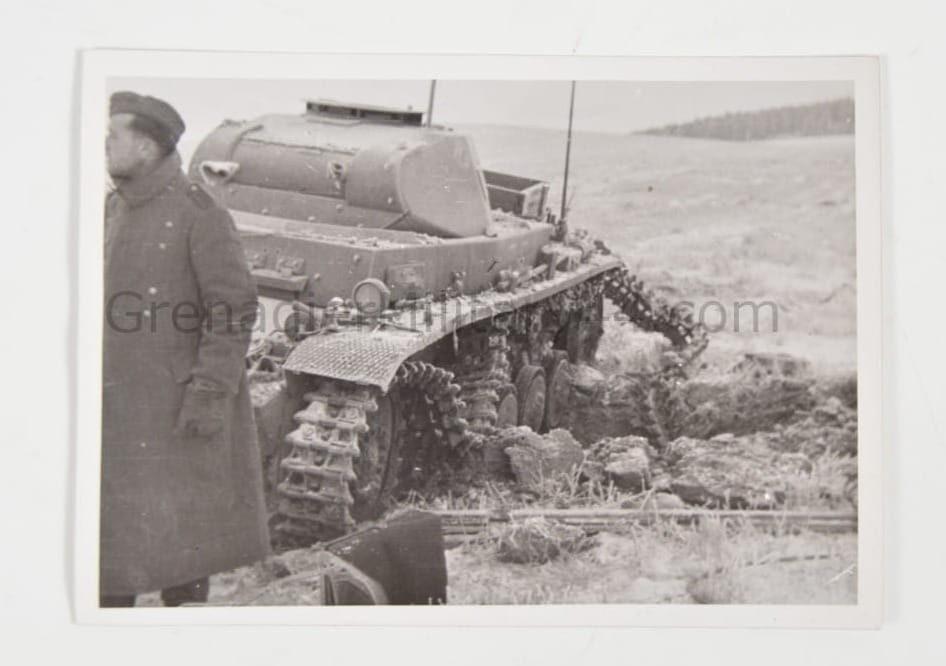 ZDJĘCIE ZNISZCZONY PANZER II/ FRONT WSCHODNI 1941 ROK