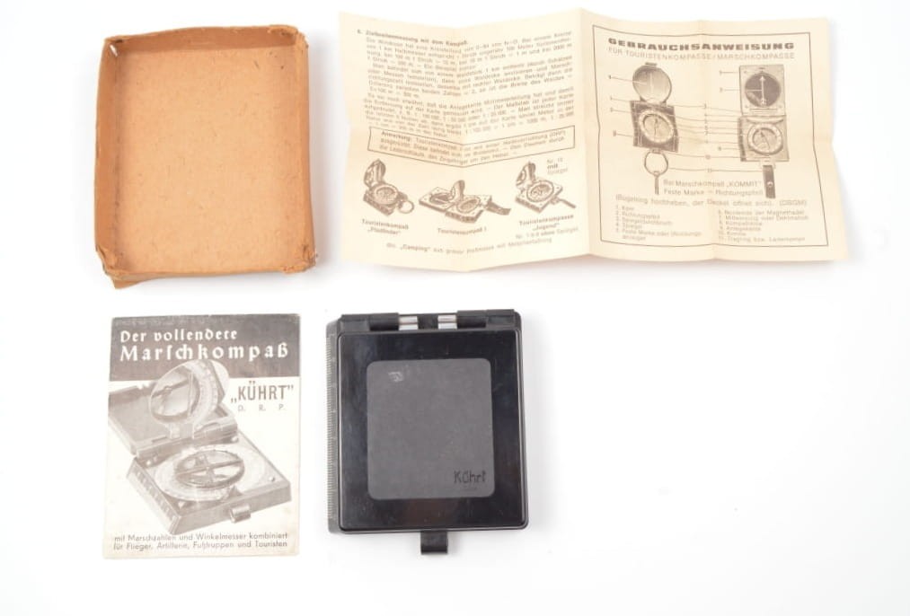 KOMPAS WOJSKOWY W PUDEŁKU SYGN.  Kührt D.R.P