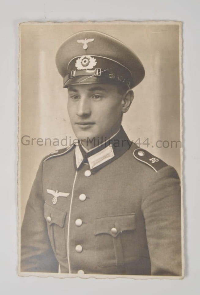 ZDJĘCIE PORTRETOWE ŻOŁNIERZA 2 KOMPANII 18 PUŁKU PIECHOTY