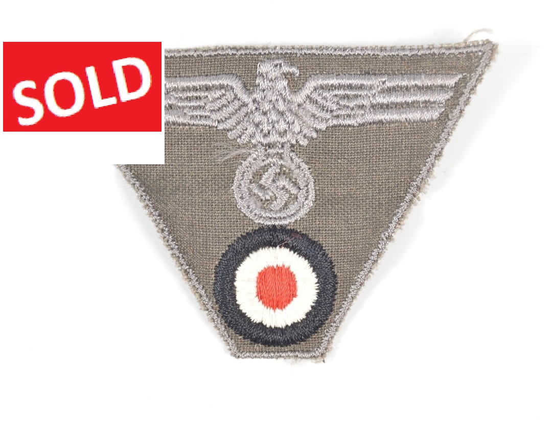 EM/NCO'S M44 TRAPEZOID CAP INSIGNIA