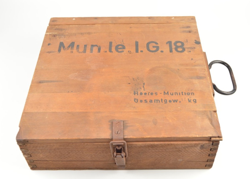 SKRZYNIA NA POCISKI Mun.le.I.G.18 ROK 1945!