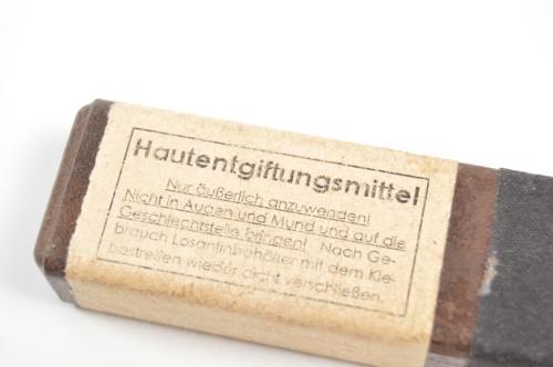 Hautentgiftungsmittel Behälter