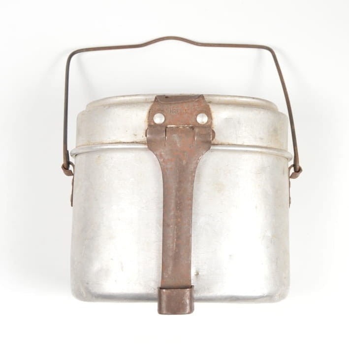 MENAŻKA M31 POZNOWOJENNA SYGN. HRE 44