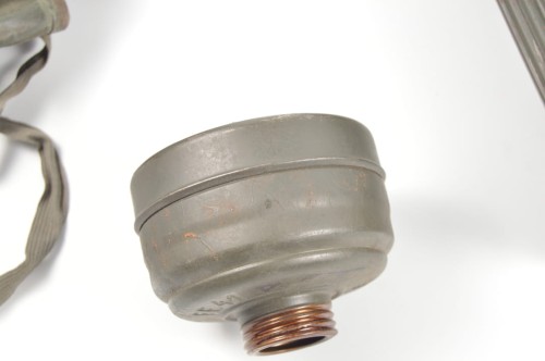 Gasmaske M38 mit Blechbüchse