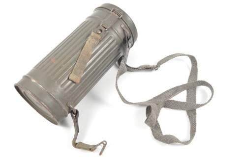 Gasmaske M38 mit Blechbüchse