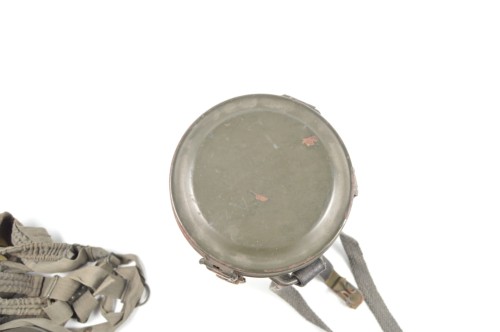Gasmaske M38 mit Blechbüchse