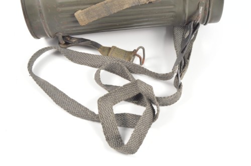 Gasmaske M38 mit Blechbüchse