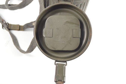 Gasmaske M38 mit Blechbüchse